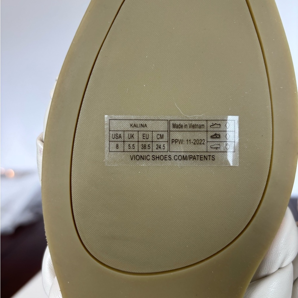 NWOT Vionic Kalina Cream Colored Slide Sandals. Size 8 - Picture 7 of 7